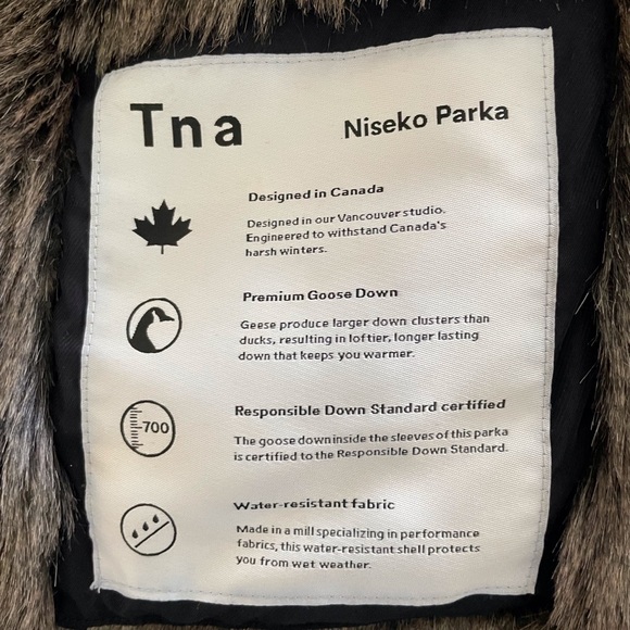 Tna Niseko Jacket with Hood - Picture 7 of 8